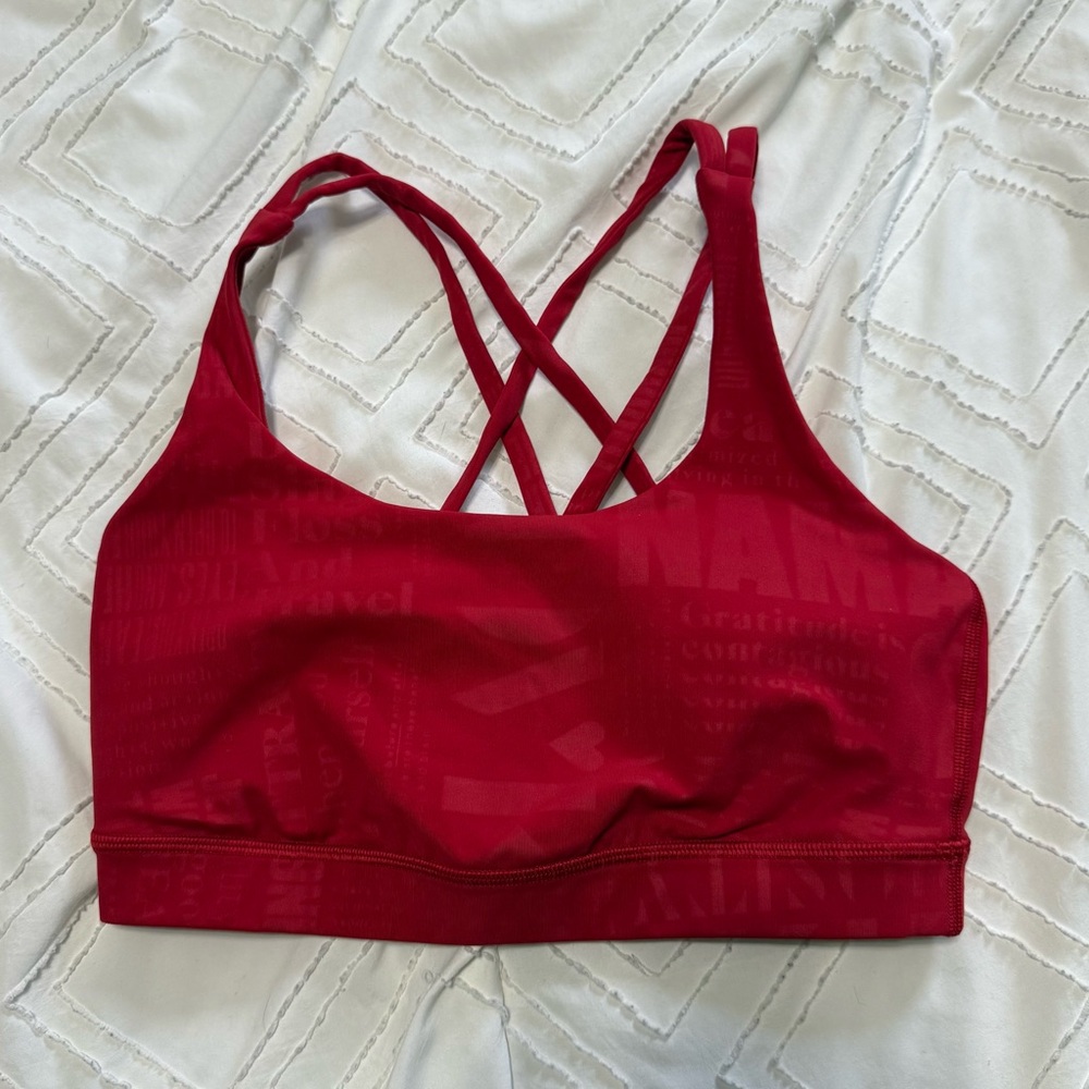 Lululemon Energy Bra *20Y Collection in 20YR Manifesto
Embossed Dark Red Size 6